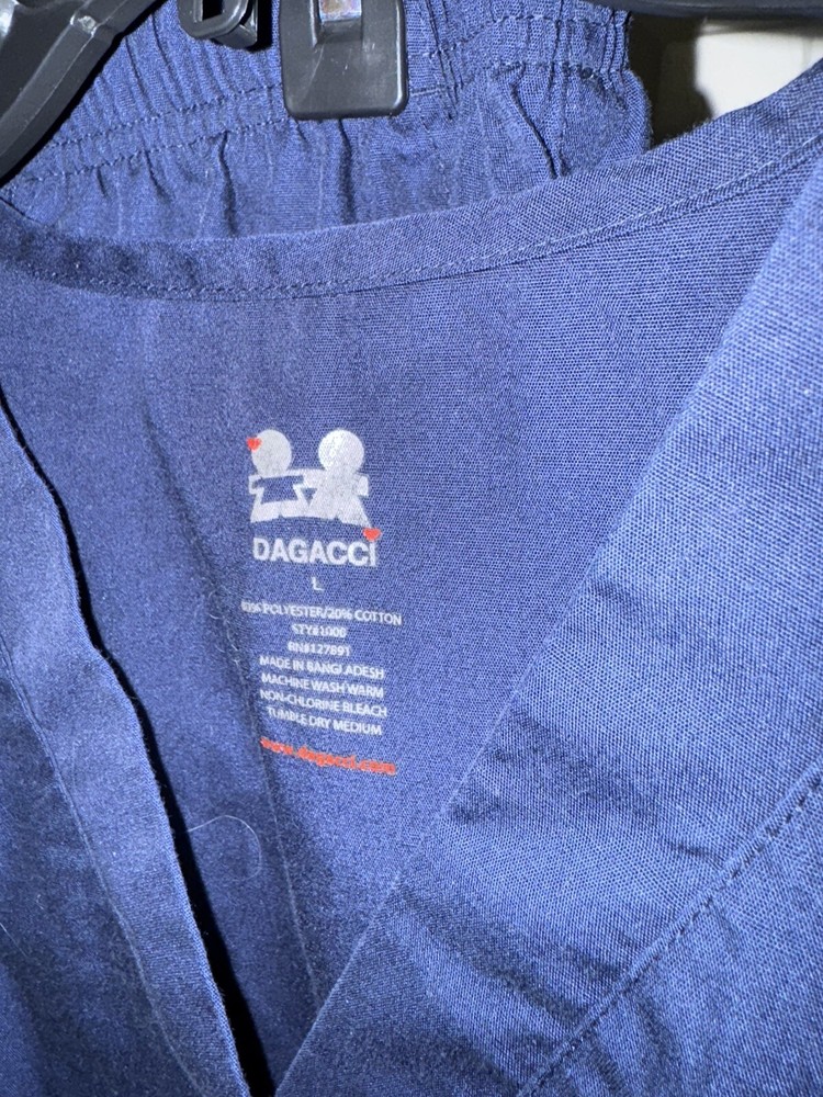 Dagacci Scrub Set