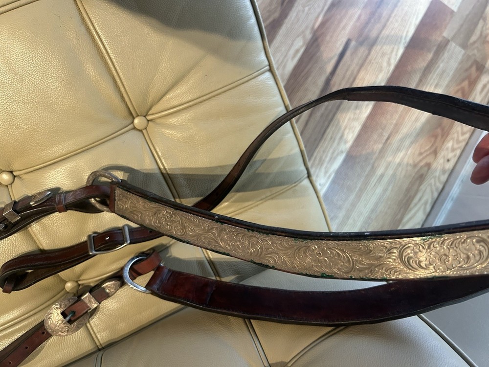 Tool silver and leather Equestrian breast collar