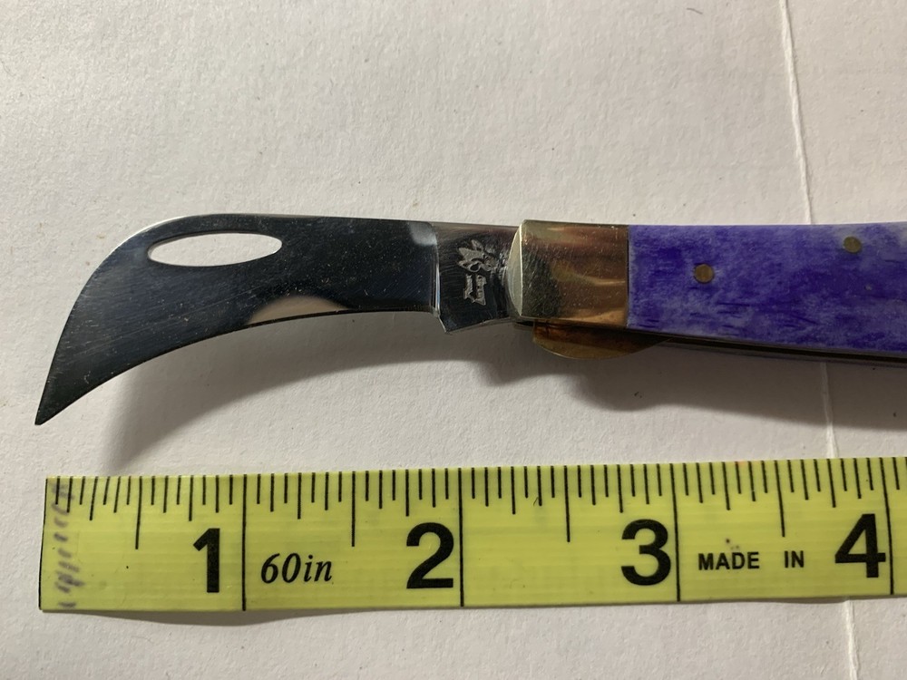 Beautiful Hawkbill Pocketknife