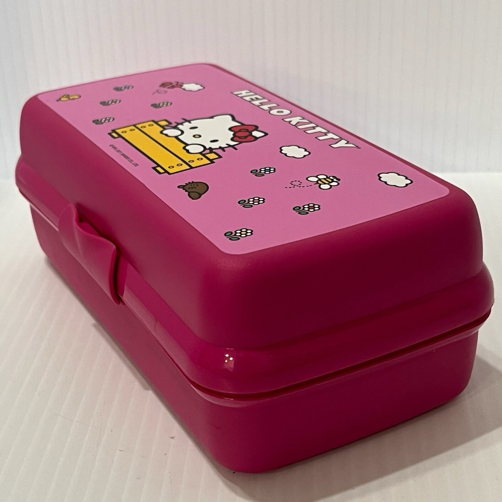 Hello Kitty 2011 Pink Tupperware Latching Container 8 x 4 Excellent Condition!
