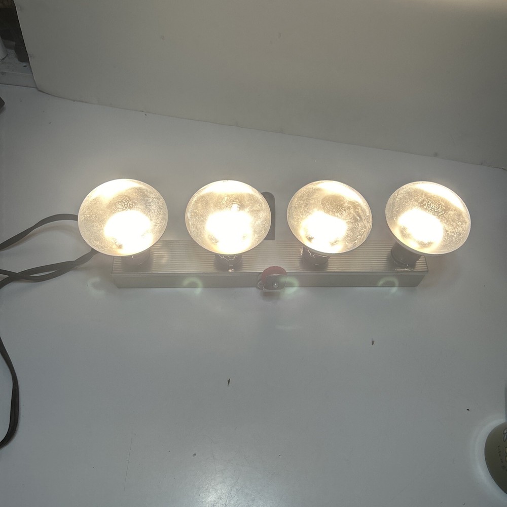 VINTAGE MOVIE LIGHT BAR