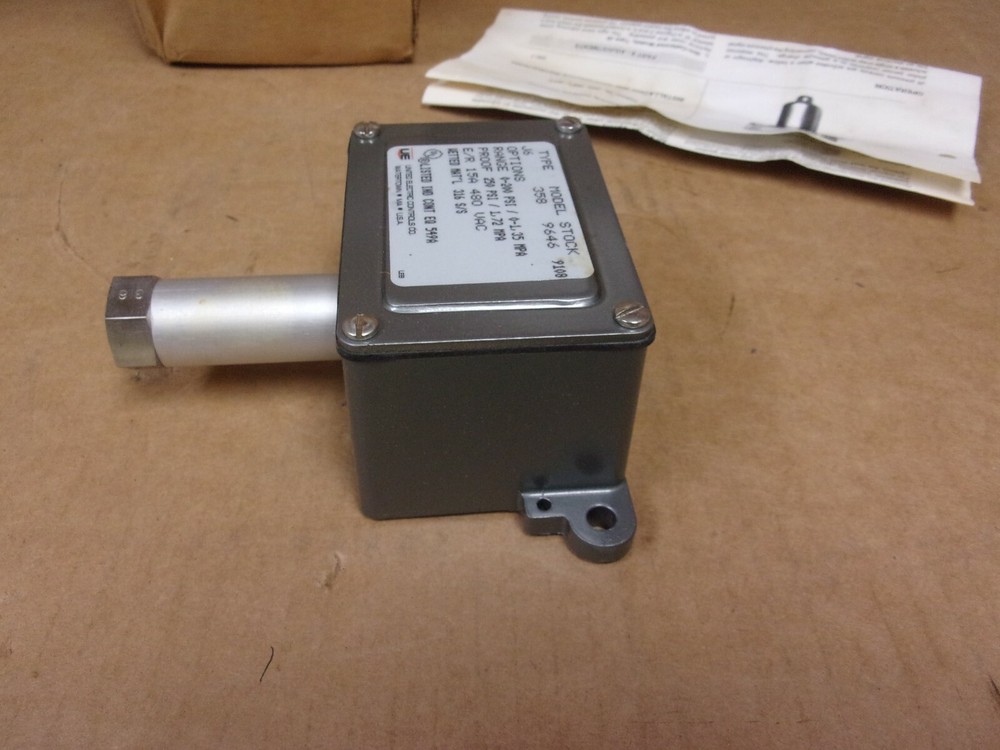 United Electric Model 358 Type J6 Pressure Switch