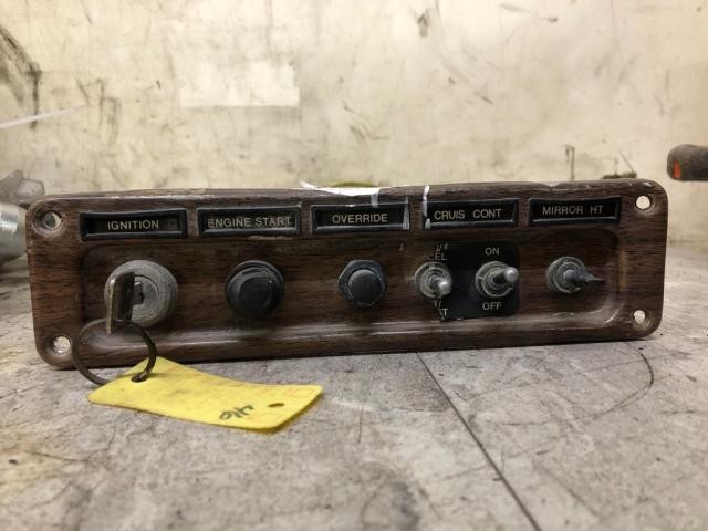 1988-2004 Freightliner FLD120 IGNITION Dash Panel - Used