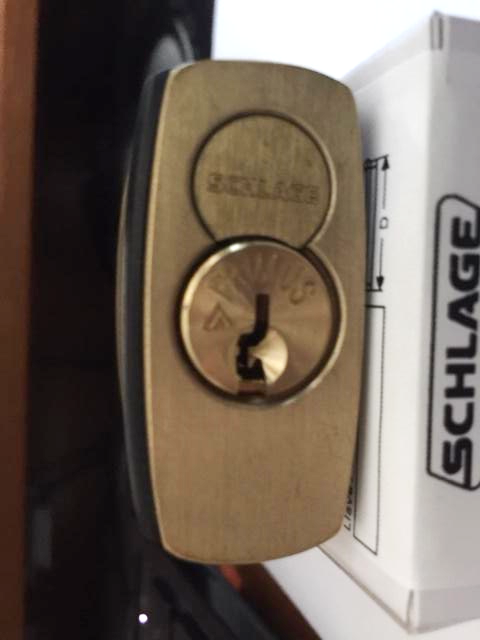 SCHLAGE PADLOCK with Everest Primus Full Size removable core cylinder (FSIC)