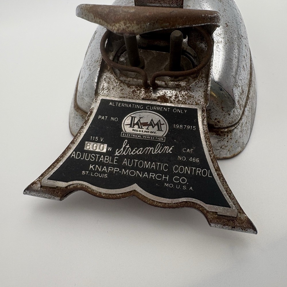 Vintage Knapp Monarch Streamline Iron