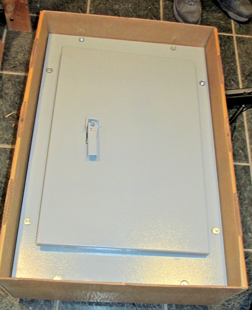 ReliaGear LIGHTING PANELBOARD - AB313 - Enclosure Only - NEW (Open box)