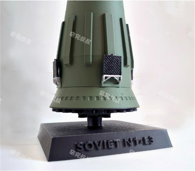 1/400 CCCP Lunar Launch Program N1 Heavy Carrier Rocket Static Model Finished