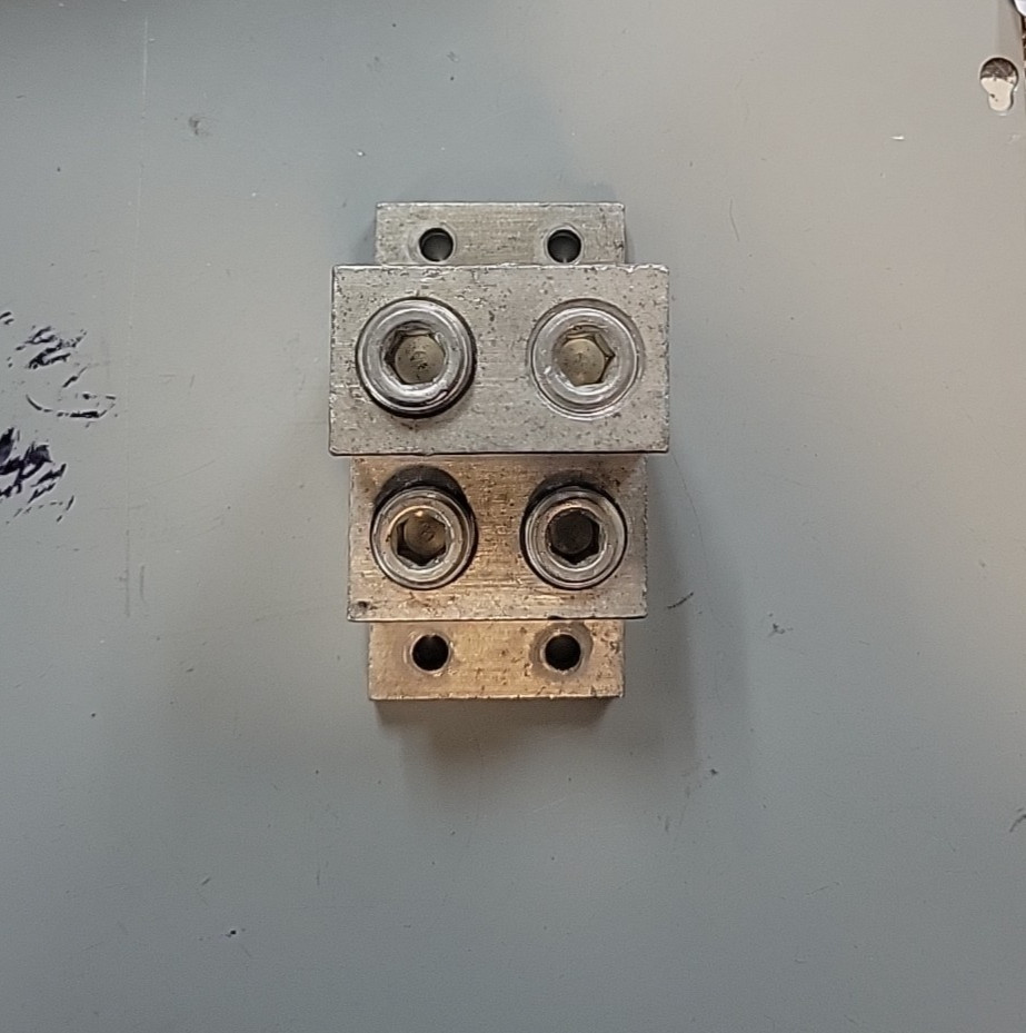 CMC LUG PV4-600    600  KCMIL-2  CU9AL