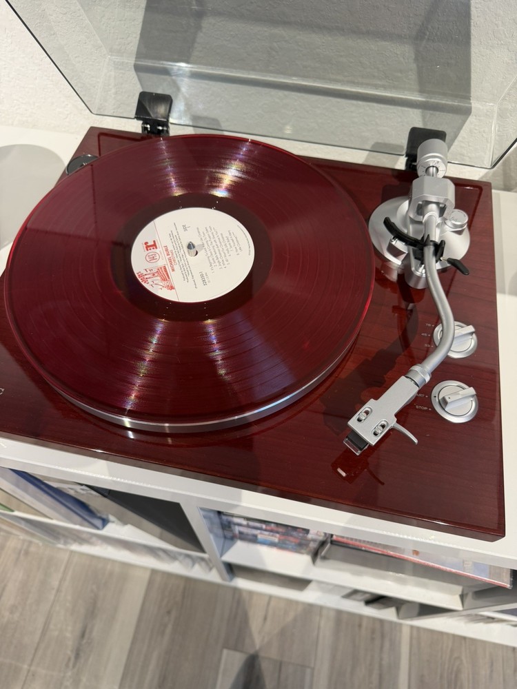 TEAC TN-400S Analog USB Turntable Record Player Cherry Red. Mint condition
