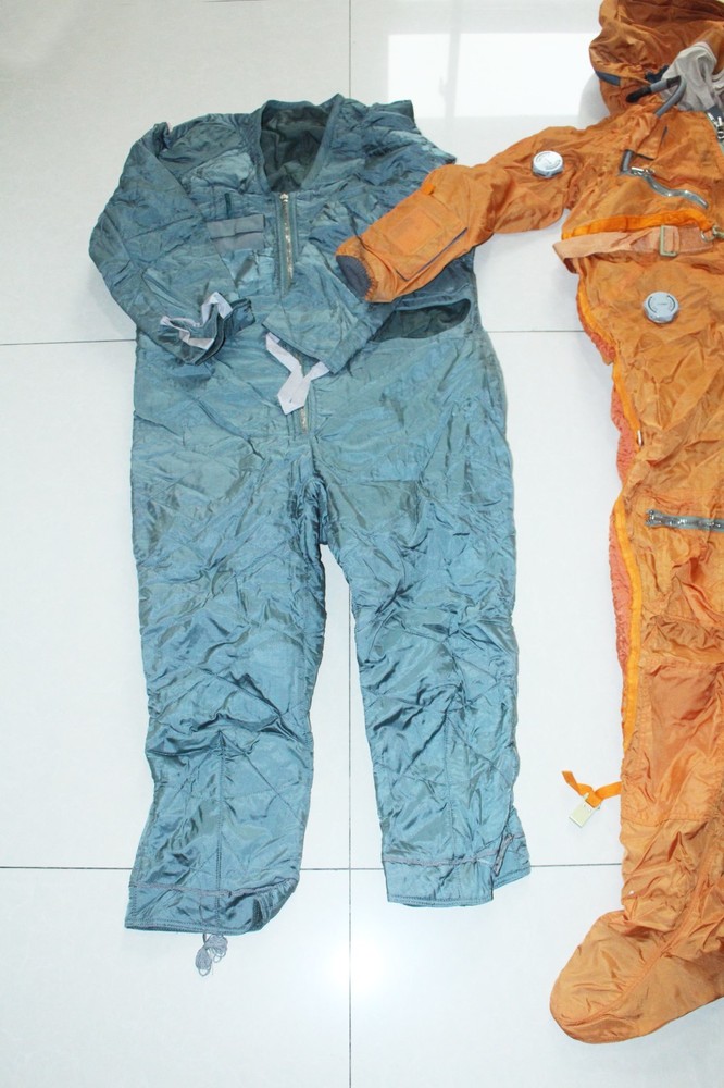 NEW Russian Pilot High Altitude Ventilating Flight Suit (Size:P-7#) $: 1000