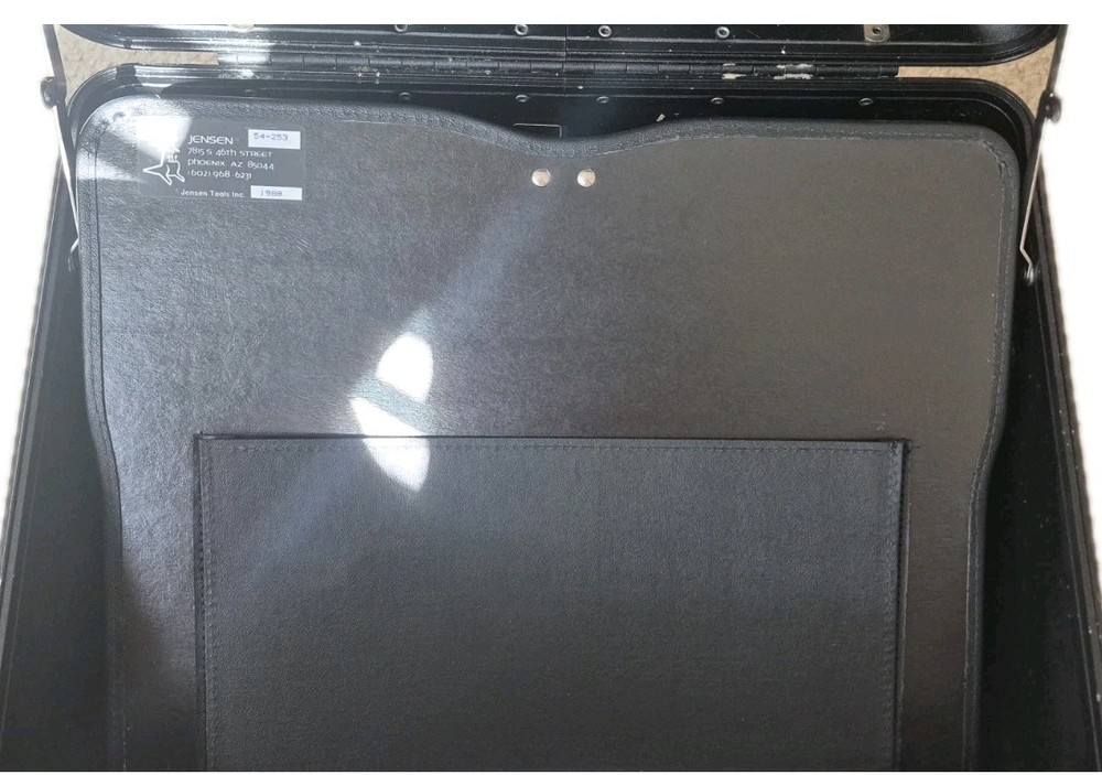 JENSEN TOOLS CASE 18"X15"X9" one latch is broken