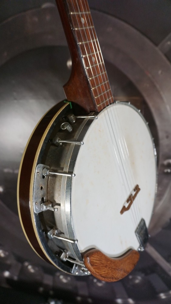 Pirles 5-String Closed Back Banjo w/ Hard Case