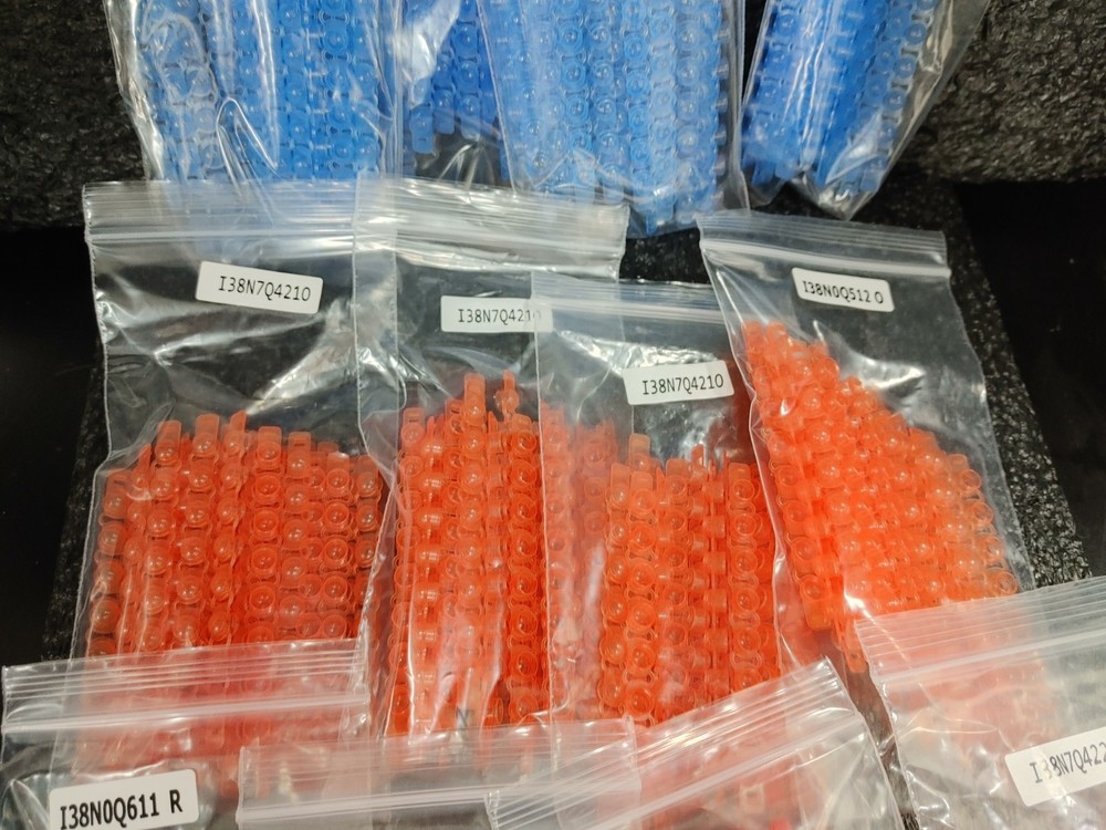 APPLIED BIOSYSTEMS N8010835 MicroAmp 8 Cap Strip Assorted Colors