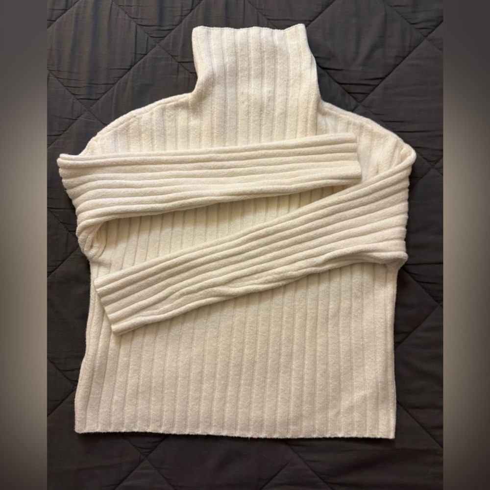 Chic Cream Ribbed Turtleneck Sweater