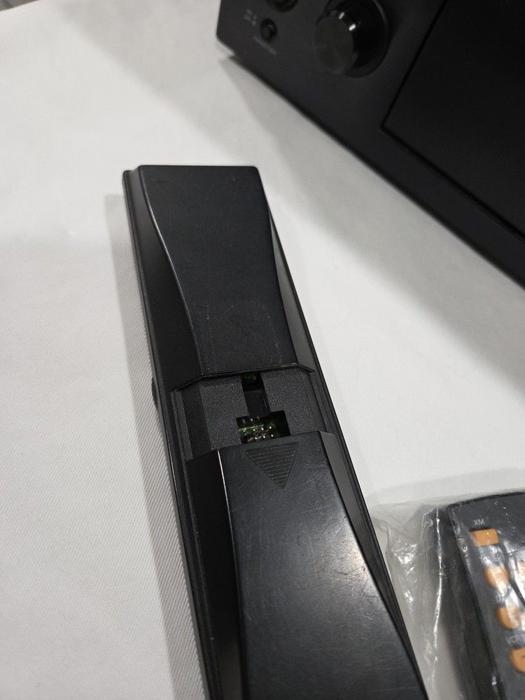 Yamaha RX-V2700 AV Receiver