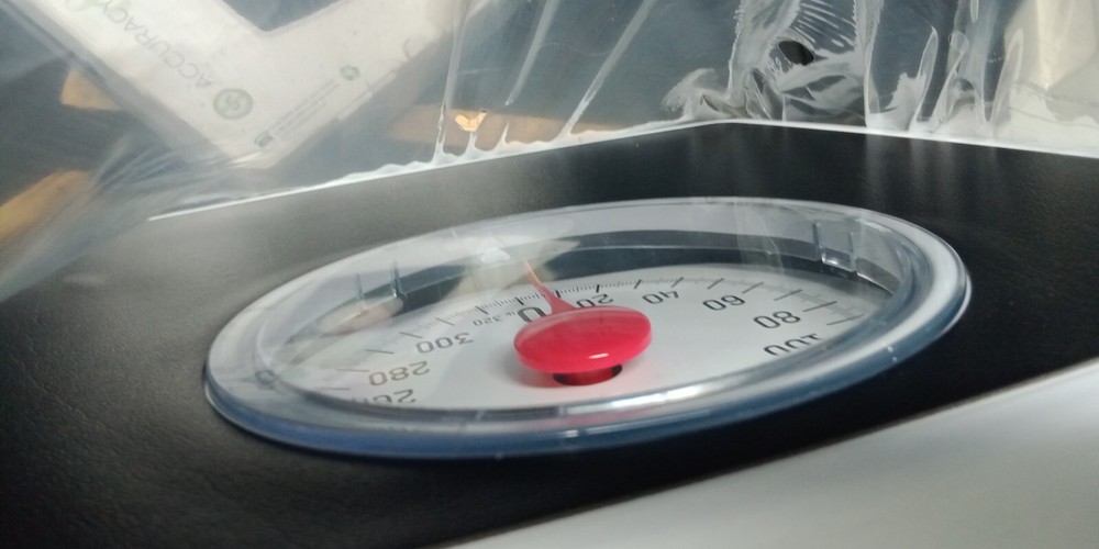 Taylor Analog Dial scale 330 lb. Open box. Tested and works!