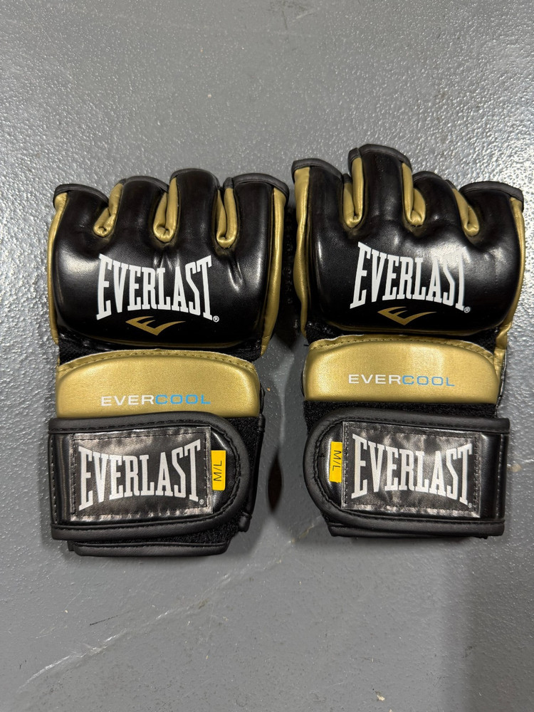 Everlast Everstrike Multi-Purpose Gloves Size Medium/Large, Color Black/Gold