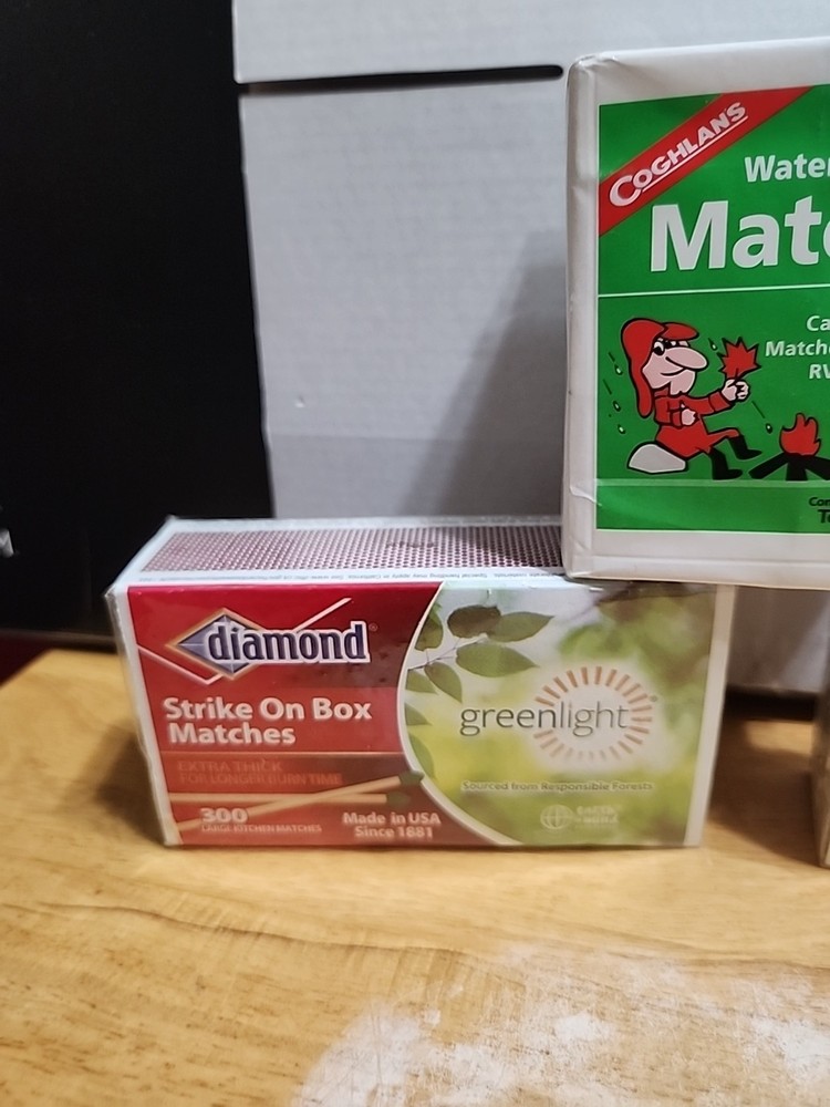 Box Matches Lot