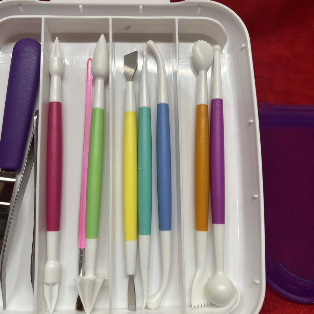 10 PC BAKING TOOLS SET w/ PLASTIC CASE (p7)