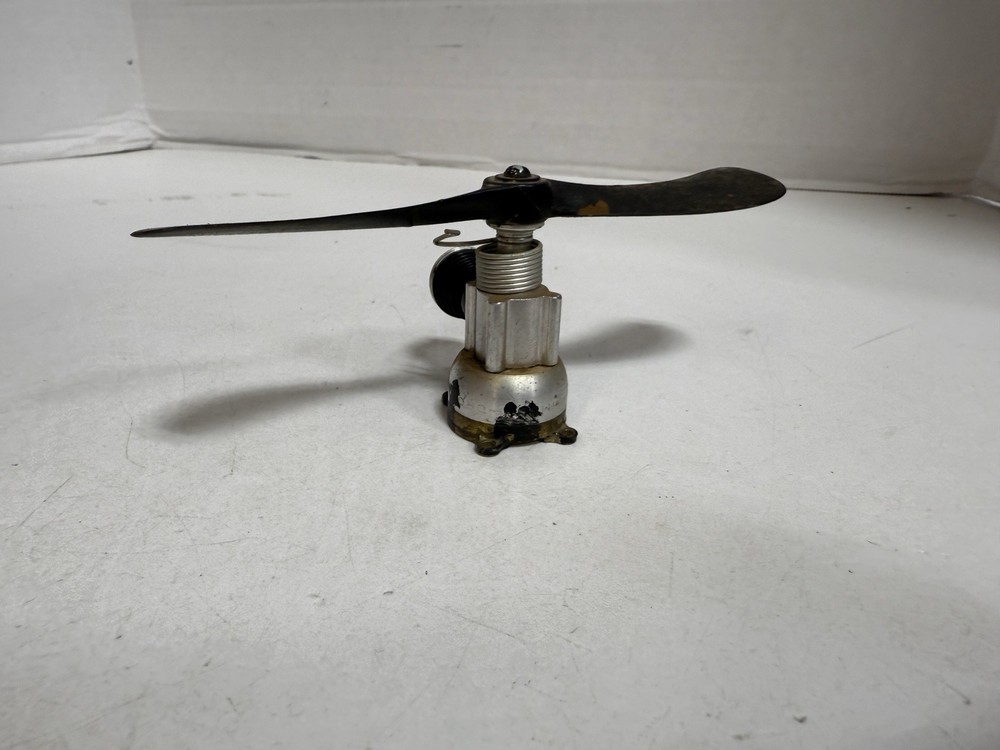 Cox Gas Powered Motor with thimble drome Propeller
