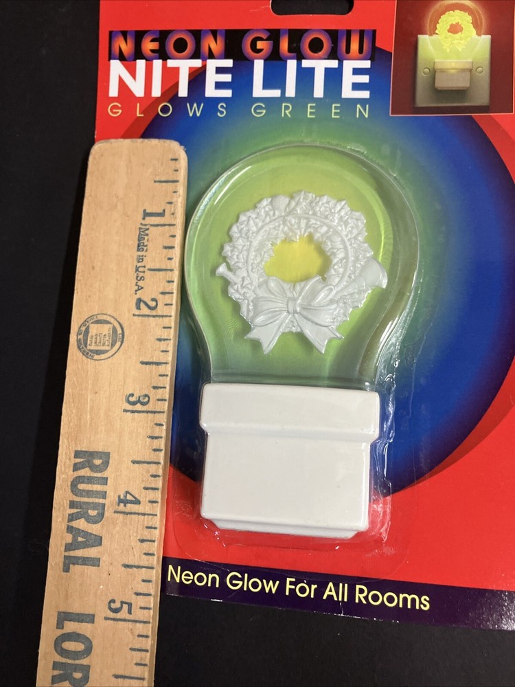 Christmas Wreath Plug In Green Glow Night Light New