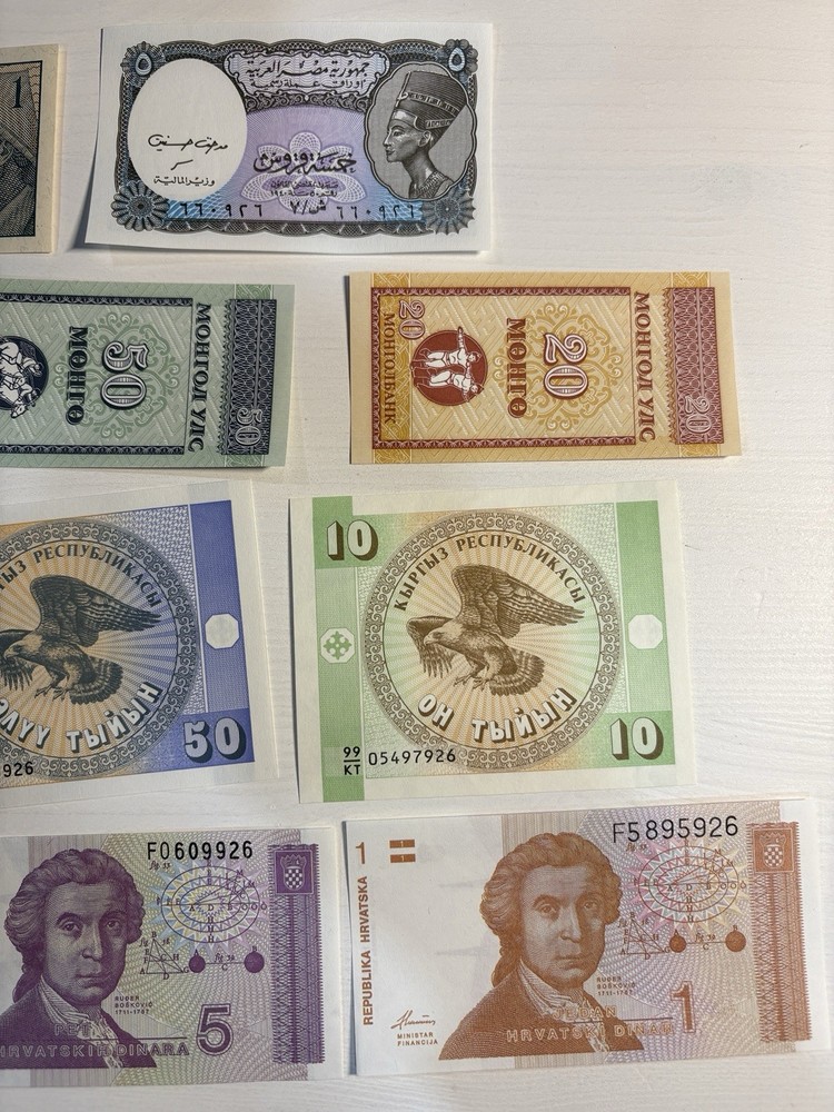 World Banknotes Collection Lot: (11 Note Lot)