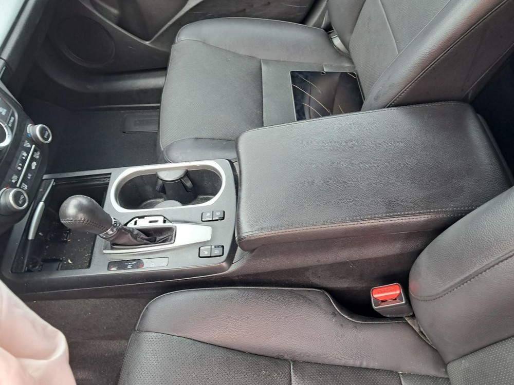 RDX       2017 Glove Box 4738630