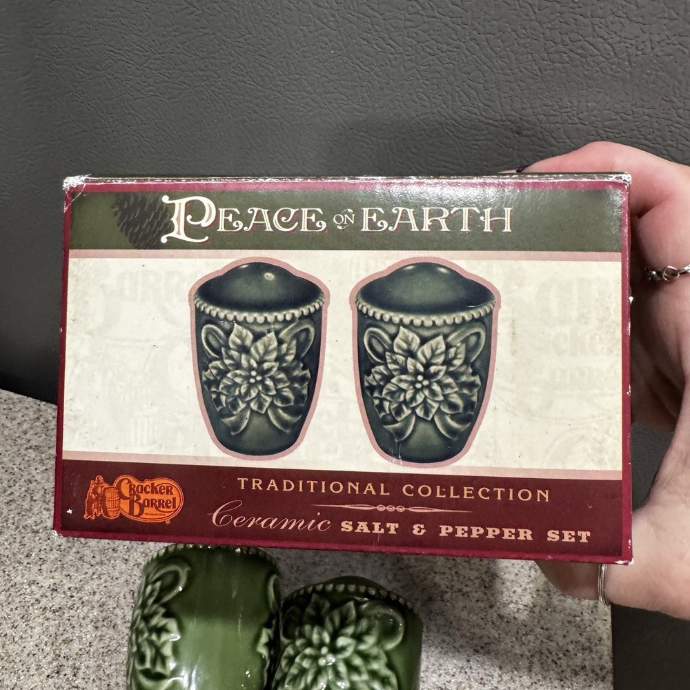 Cracker Barrel Christmas Salt Pepper Shaker Set Mistletoe Green Glazed EUC