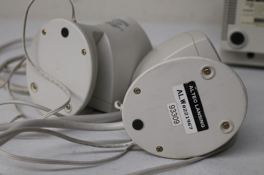 Altec Lansing ACS33 Multimedia Computer Surround Speaker System With Subwoofer