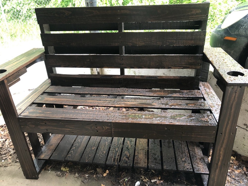 Outdoor Pallet Bench