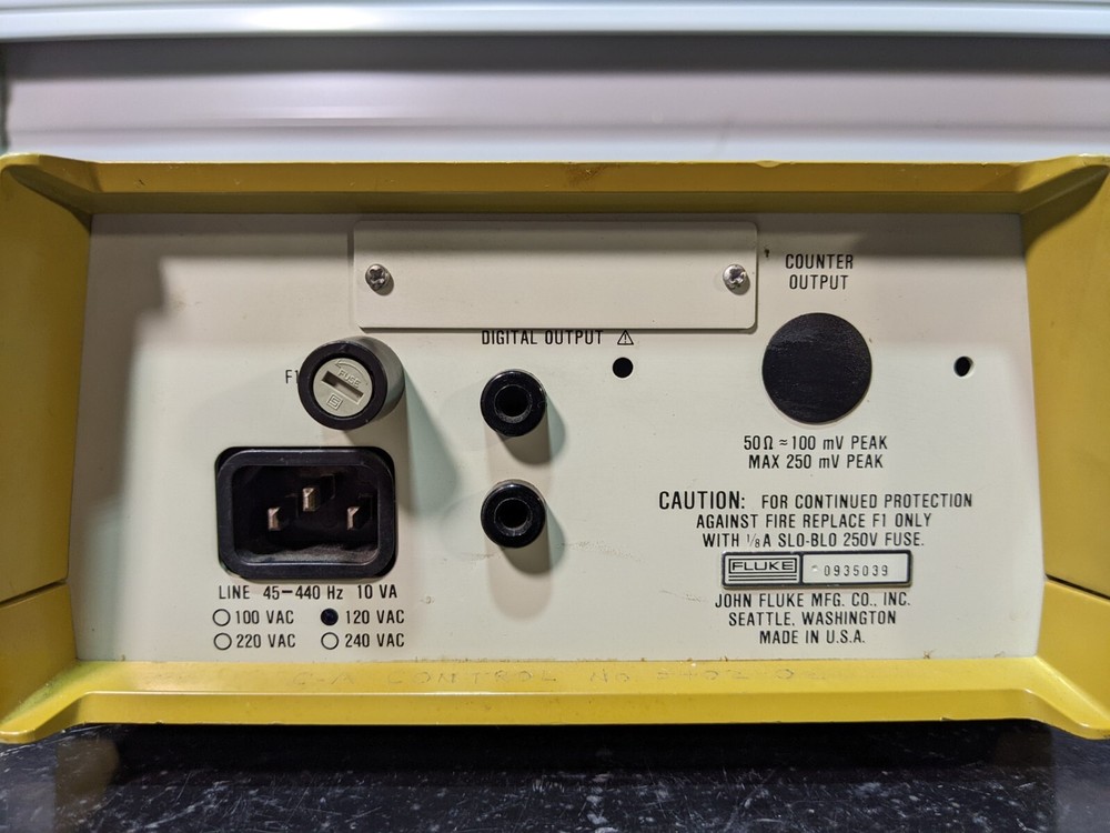 Fluke 8921A True RMS Voltmeter / 30 DAY GUARANTEE