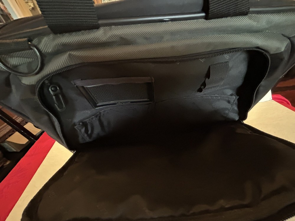 Targus Laptop/Notebook Case, Holds 15" Laptop Read e2