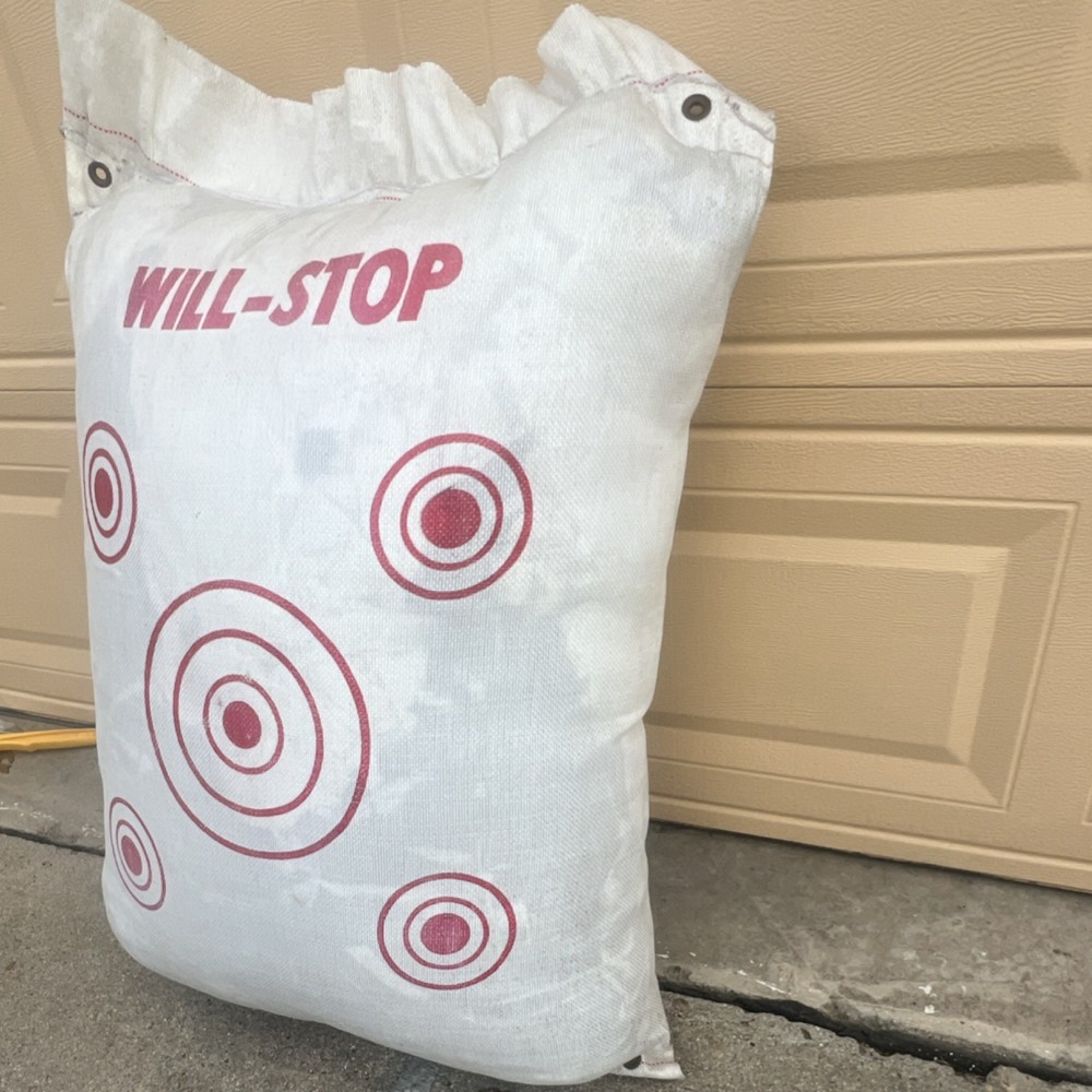 WILL-STOP Bag Target for Archery White with Red Target Circles