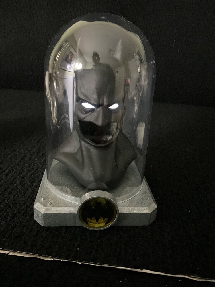 MINI LIGHT EYES BATMAN COWL IN DOME