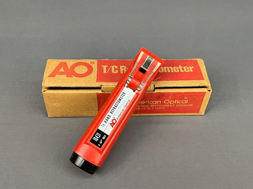 Hand-held refractometer Leica 10431 Automatically Temperature Compensated (1E)