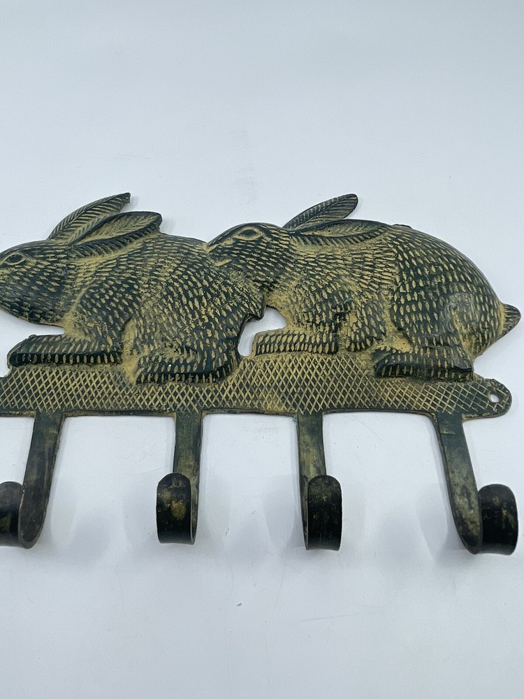 VTG Cast Iron Bunny Rabbit Wall 4 Hook Coat Key Apron Holder Primitive