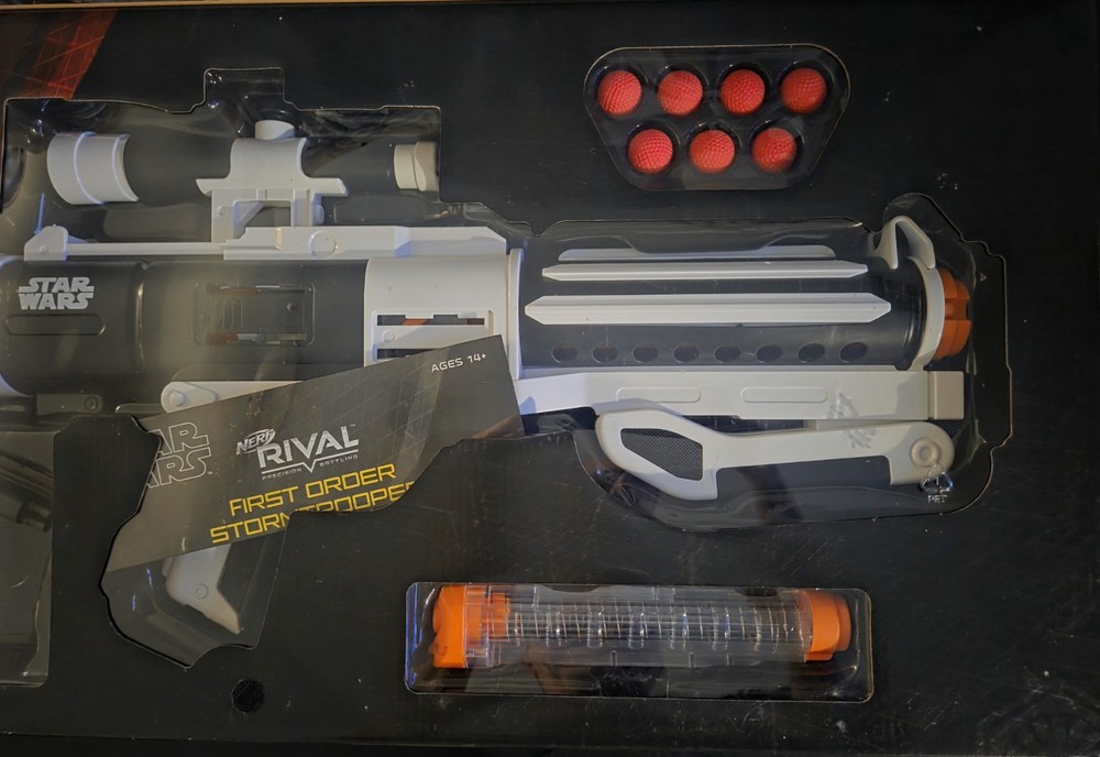 🔥🔥2017 HASBRO NERF RIVAL - STAR WARS FIRST ORDER STORMTROOPER BLASTER (N.I.B.)