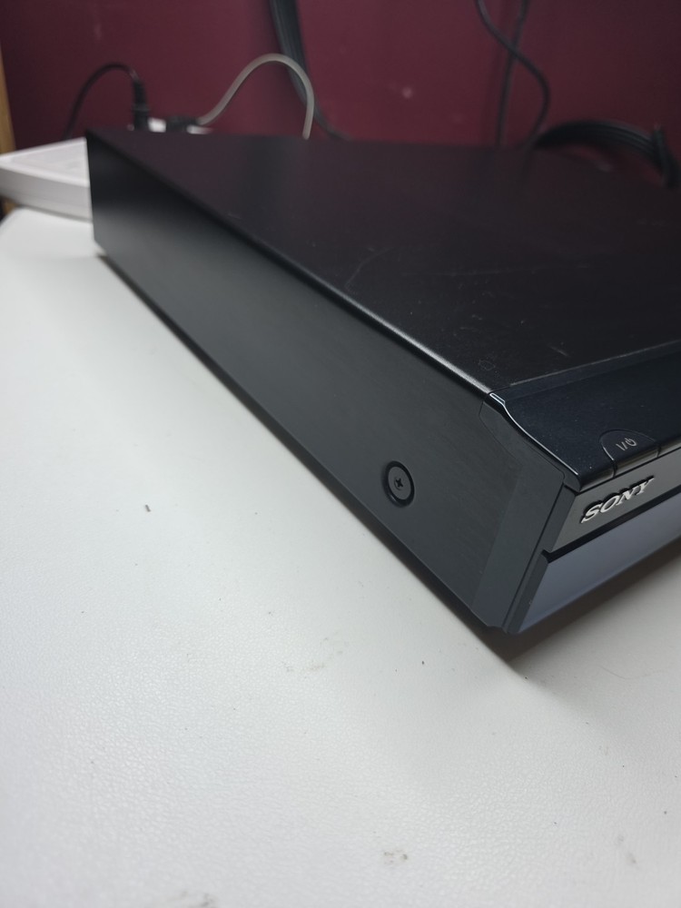 SONY BDP-S300 Blu-Ray Player W/Remote & Cables TESTED & WORKS - READ DESCRIPTION