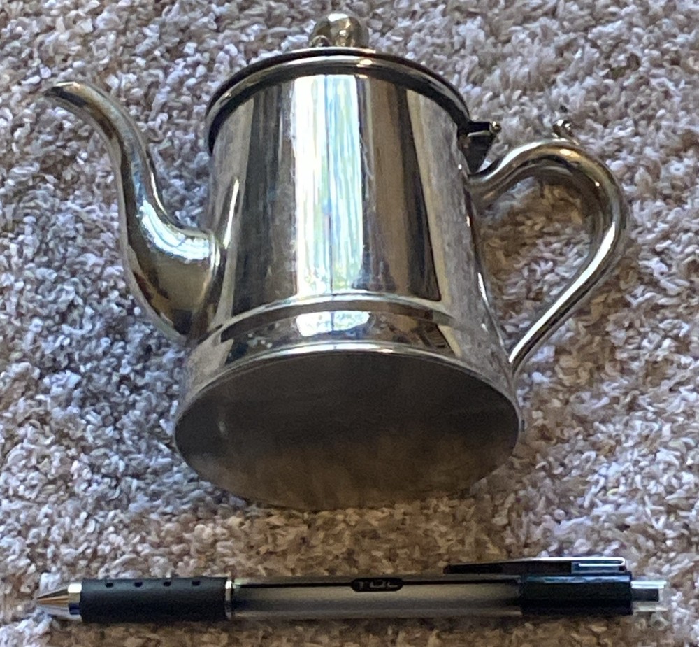 SMALL VINTAGE “MAIN METALWARE” SILVERPLATE PITCHER / CREAMER WITH LID - NICE!!