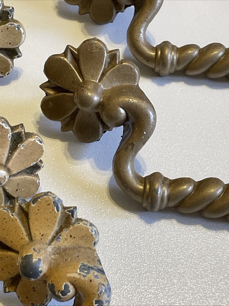 Vintage Flower 14 Flower Drawer Knobs Pulls