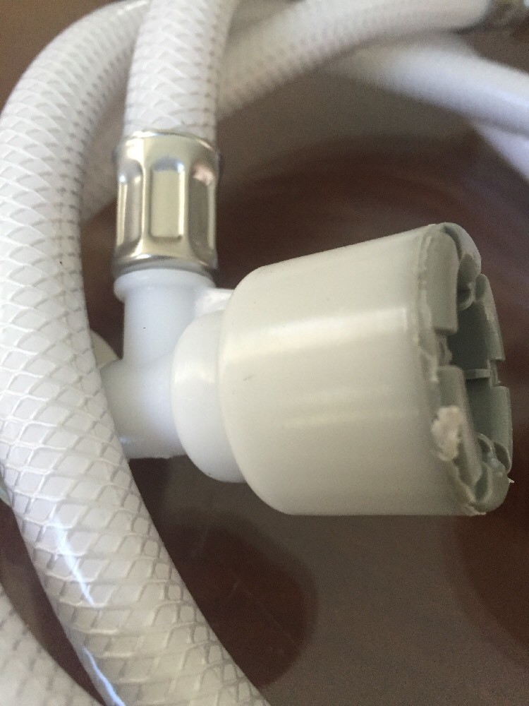 FlowTite 4All One Valve Fits All PushOn Hoses 36" White