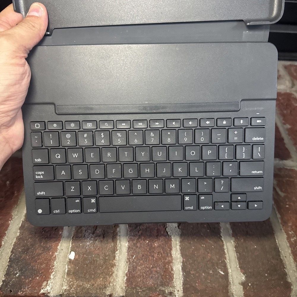 Logitech Slim Folio Case with Integrated Bluetooth Keyboard YR0077