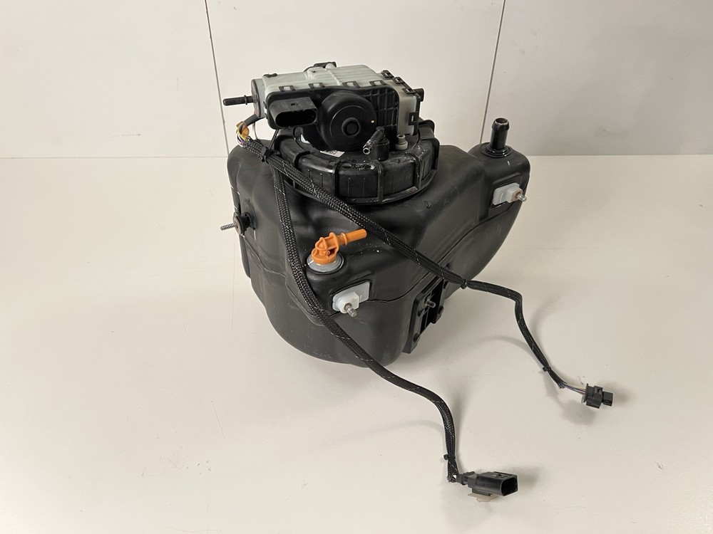 E70 DEF Tank Front Right x5 35d M57 2009-2013