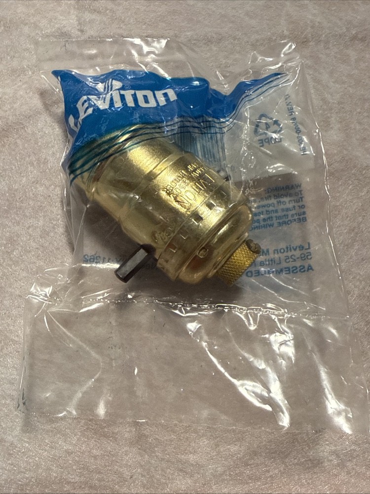 Leviton Shell Lamp Holder Aluminum Medium Base 6098-PG