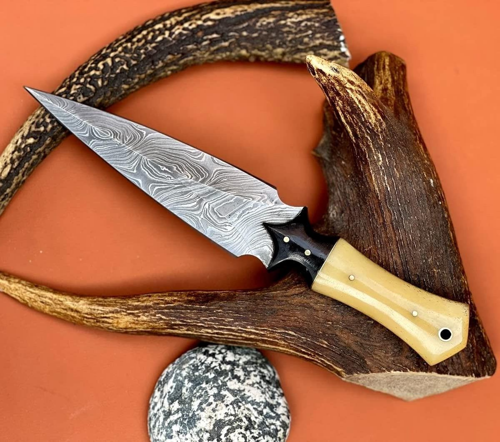 Customized Handmade Damascus Steel Hunting Knife With Leather Sheath Bone Handle