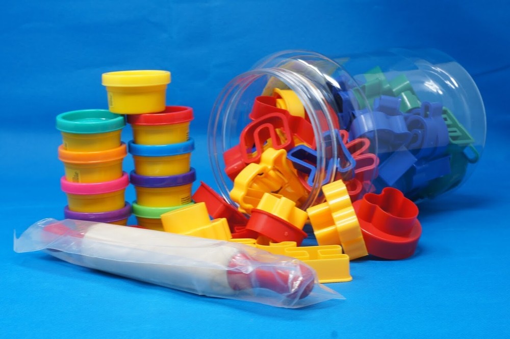 Kids Doug gift set LETTERS UPPER LOWER CASE NUMBERS DOUGH CUTTERS Rolling pin