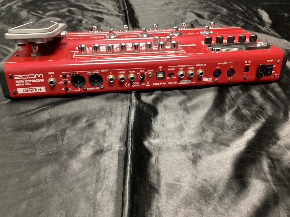 Zoom B9.1ut Multi-Effects Guitar Pedal Used