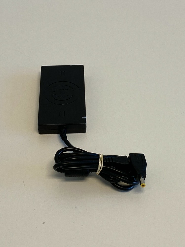 KK12: Manhattan 101639 70W Universal Adapter NO TIPS