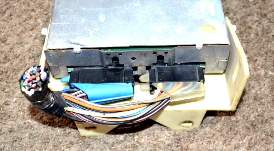 1982 CHEVROLET CAMARO ENGINE COMPUTER ECU ECM WITH CHIP HARNESSES 1225950