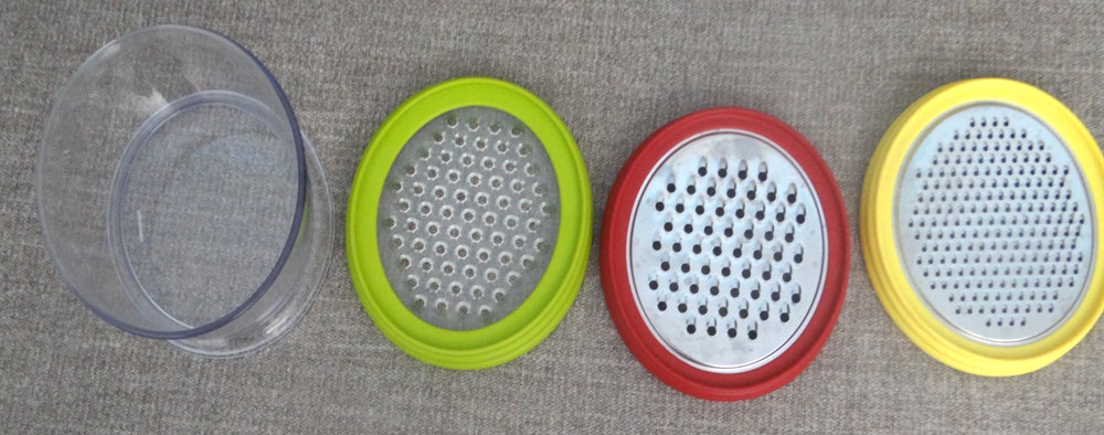 EUC 2 CUP PLASTIC MEASURING CUP WITH THREE INTERCHANGALBE GRATERS / SEALED LIDS